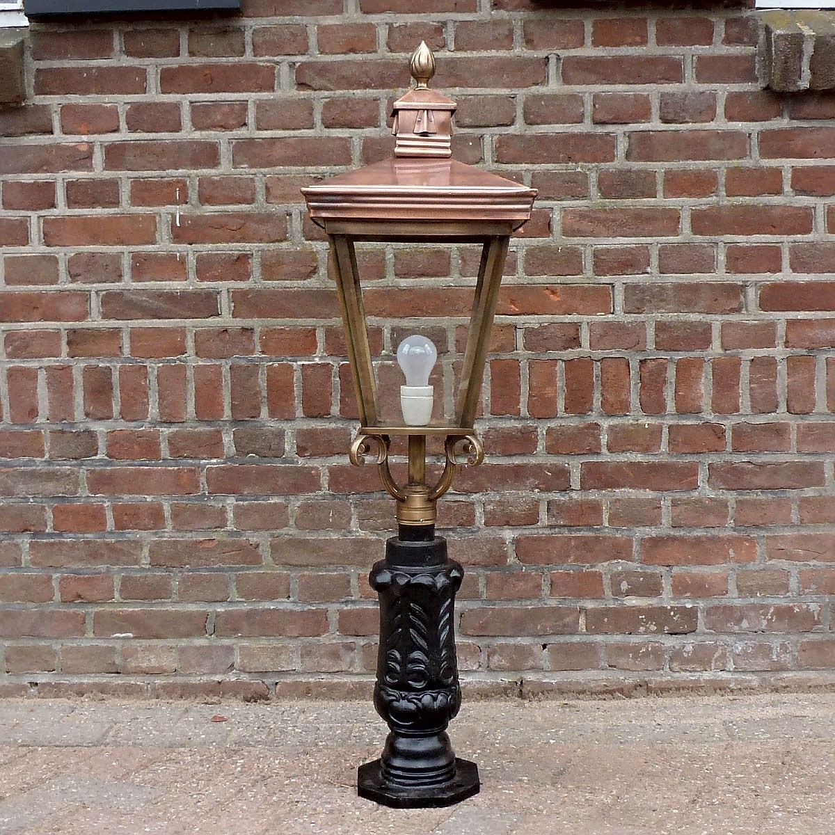 E11. Plantdeco small + 4-kantigt kopparlykthus 70. Höjd: 110 cm